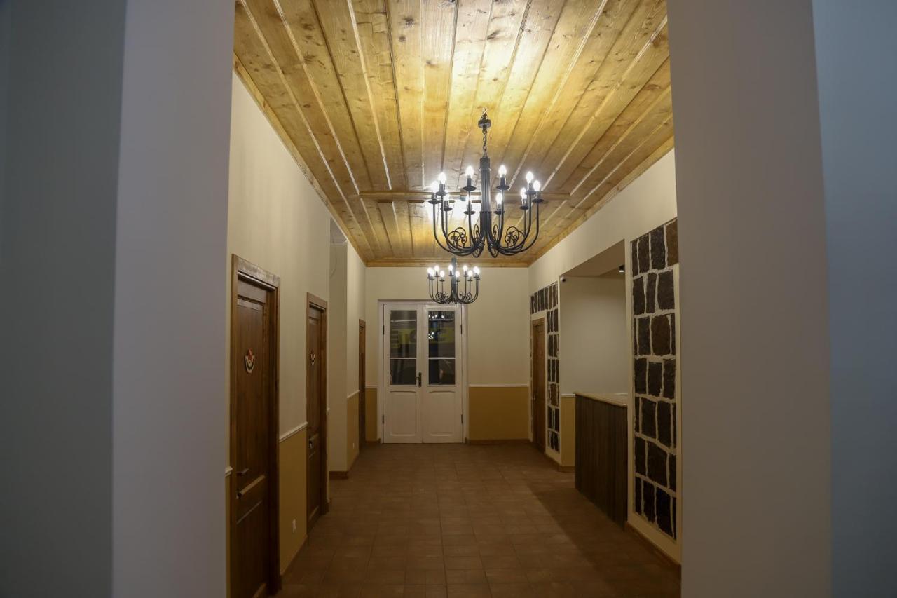 Nur Guest House Гюмри Экстерьер фото