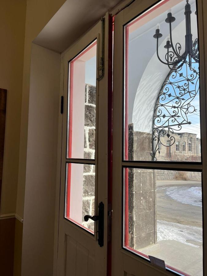 Nur Guest House Гюмри Экстерьер фото